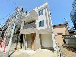 「竹ノ塚」駅までは徒歩16分！
駅前には商業施設も多数あり！
商業施設エキア竹ノ塚もオープンし、さらに駅前は賑やかなっています。