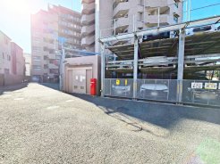 駐車場スペースもとっても広々！
お車が駐車しやすいよう、十分なスペースが確保されています♪
※空き状況については、都度お問合せ下さい。