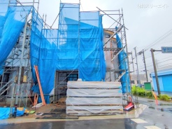草加市氷川町