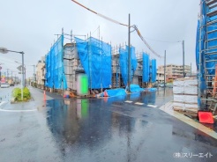 草加市氷川町