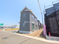 草加市苗塚町