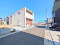 草加市苗塚町