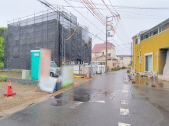 草加市谷塚上町