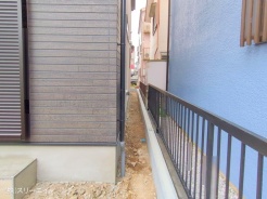 草加市八幡町