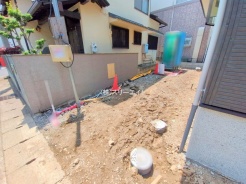 草加市苗塚町