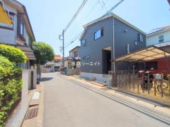 草加市苗塚町