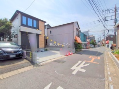 草加市氷川町