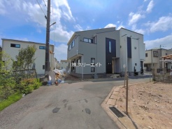草加市新里町