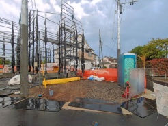草加市新里町