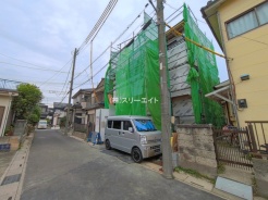 草加市新里町