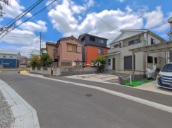 草加市氷川町