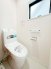 トイレは1階と3階の2か所に設置されています。
居室から近いので使いやすい動線です。
ウォシュレットも完備♪