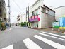 東側約7.39ｍの公道に面しており、お車の駐車ラクラク！
物件現地ご案内の際は、周辺環境も併せてご案内いたします♪
お気軽にお問い合わせ下さい！
◆0120-1919-80◆