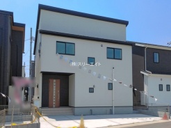 草加市苗塚町