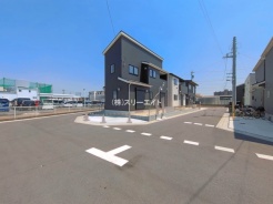 草加市苗塚町