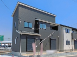 草加市苗塚町