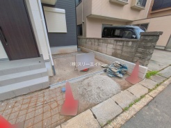 草加市小山2丁目