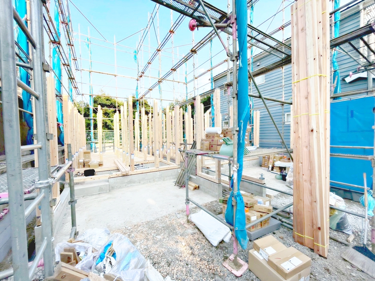 全棟駐車２台可能！
空いたスペースには自転車の駐輪も出来ます♪
別で駐車場を借りる必要が無く、毎月の固定費負担の削減に！